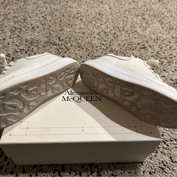 Alexander McQueen pelle sneakers. Worn twice and in excellent condition sz 37.5 - Picture 2 of 8